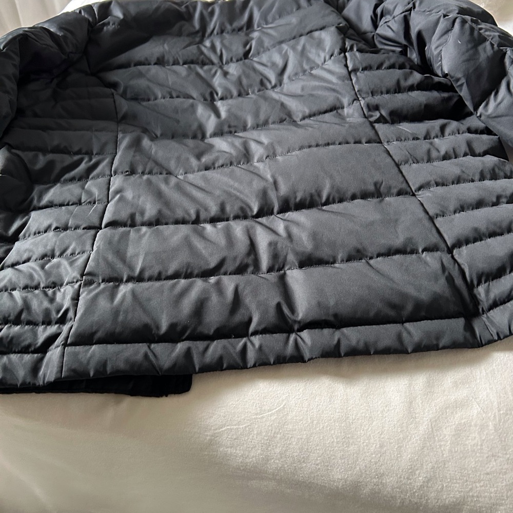 Women’s Land’s End Black Down Jacket.  Size Large.  Like New Condition - Picture 3 of 12